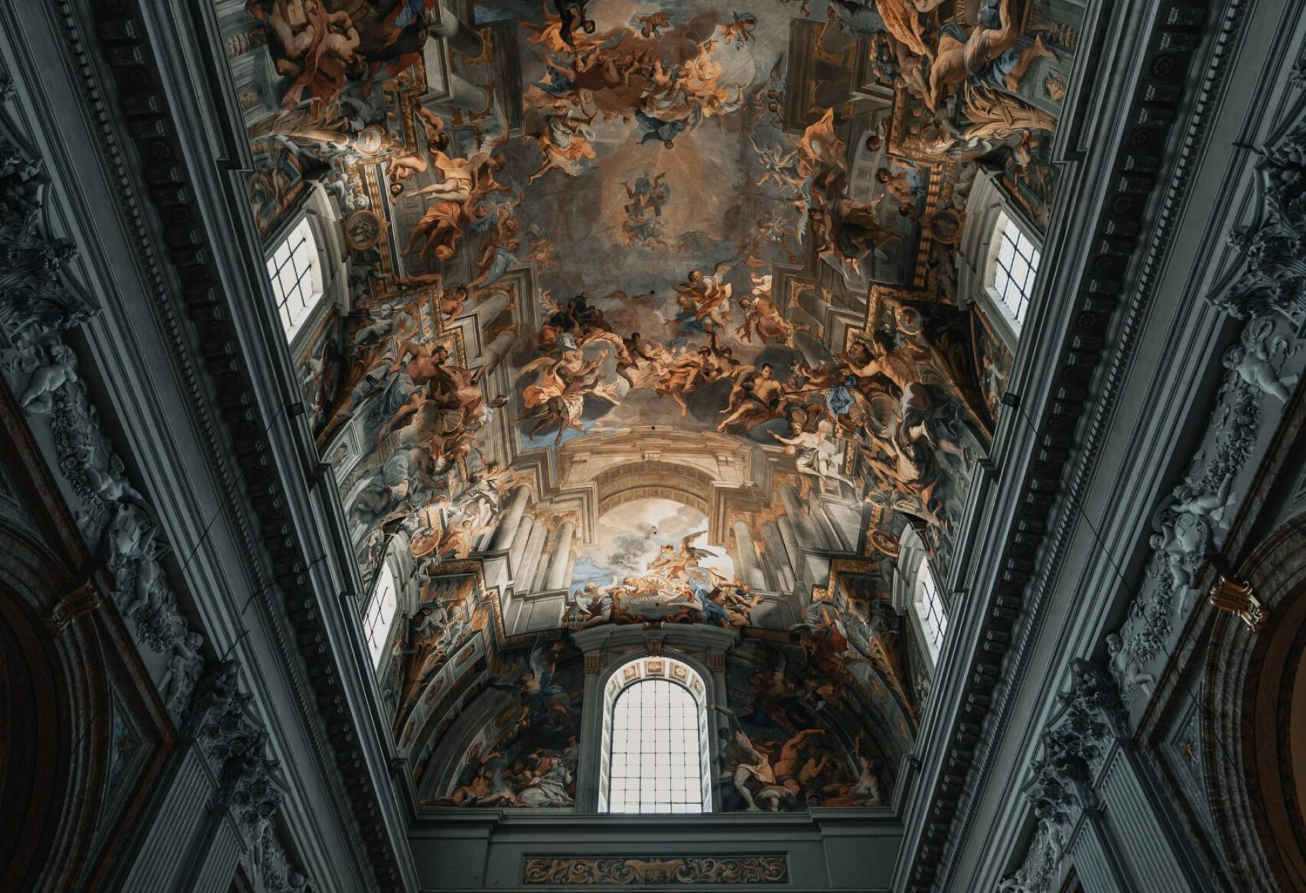 clay-banks-mgLX9vQhxc8-unsplash